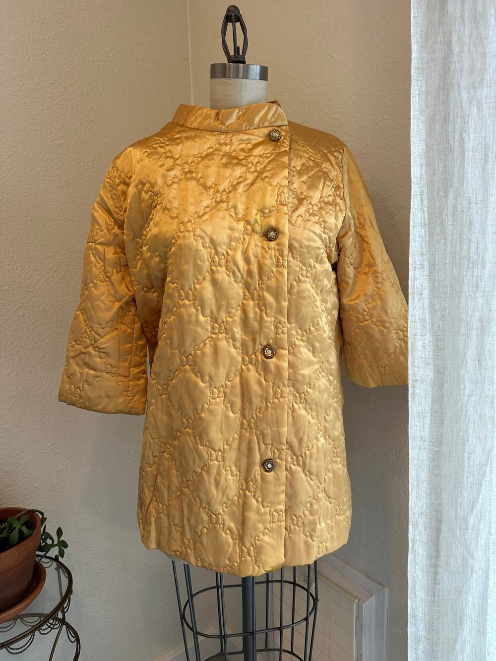 Vintage Women’s 11/12 Jacket Gold Quilted Satin Coat Mid Length Outerwear